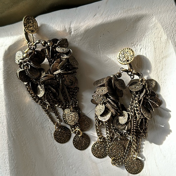 Zac Posen Jewelry - Zac Posen bass chandelier clip-on earrings